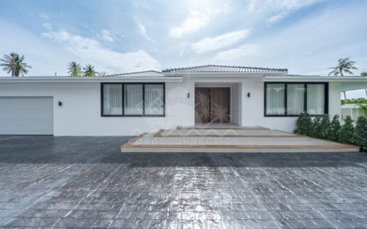 Fully Renovated Luxury Pool Villa for Sale – Huay Yai